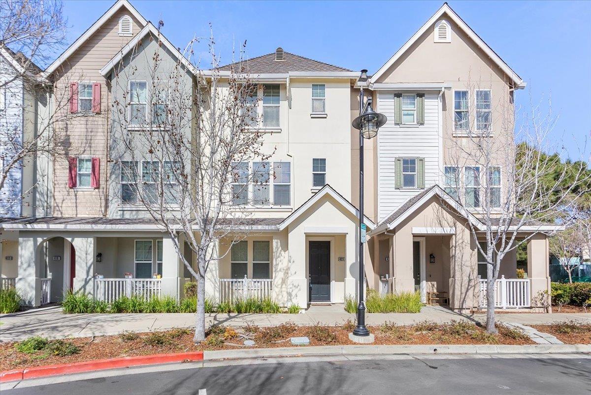 Front Image Thumbnail for ML82032366