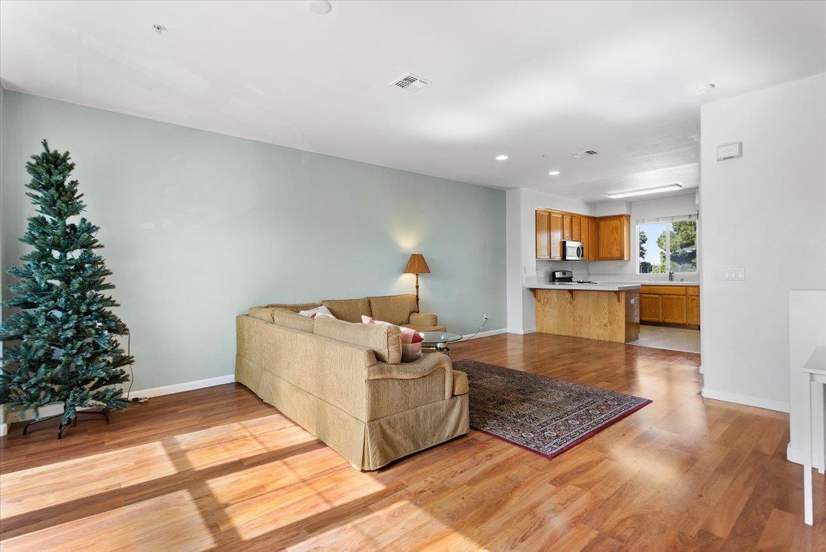 Detail Gallery Image 10 of 24 For 421 Metro Walk Way, Richmond,  CA 94801 - 3 Beds | 3/1 Baths