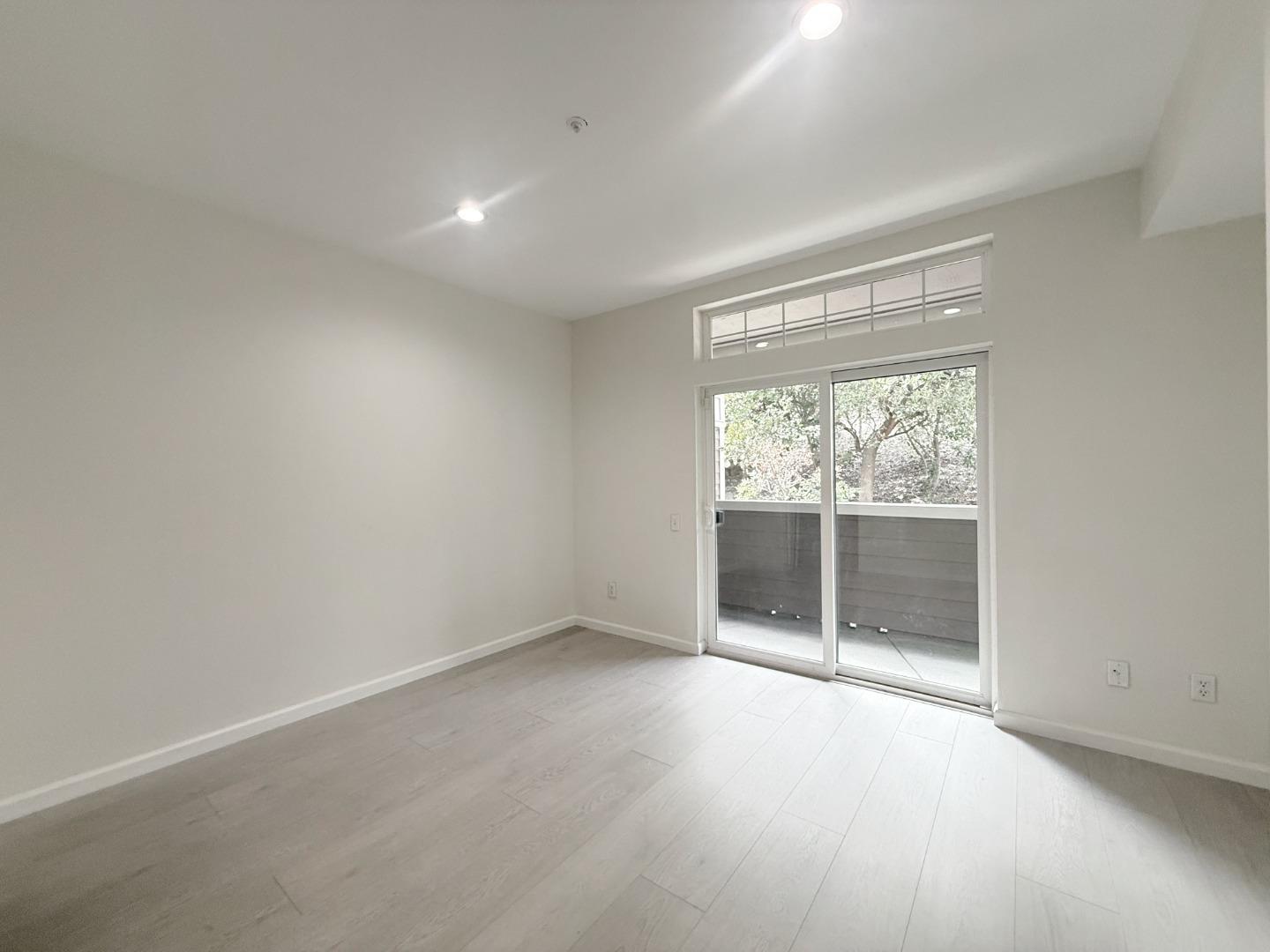 Detail Gallery Image 20 of 27 For 313 Crescent Ct, Brisbane,  CA 94005 - 2 Beds | 2 Baths