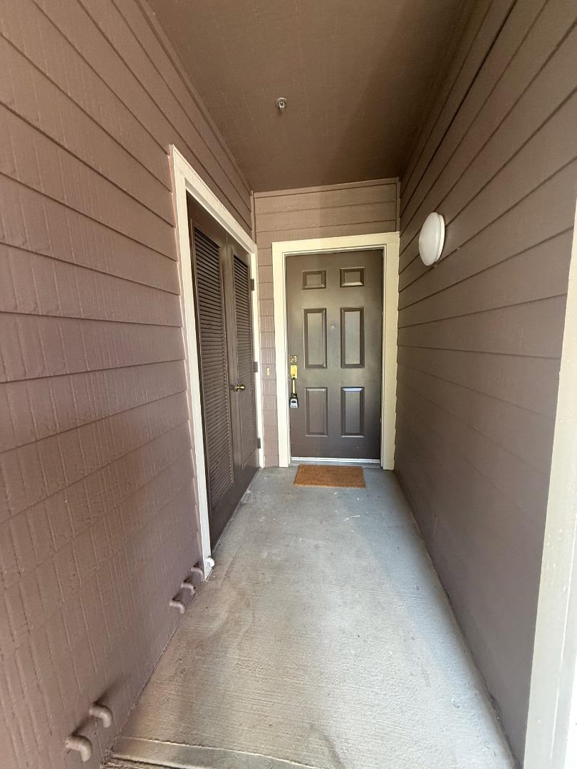 Detail Gallery Image 26 of 27 For 313 Crescent Ct, Brisbane,  CA 94005 - 2 Beds | 2 Baths