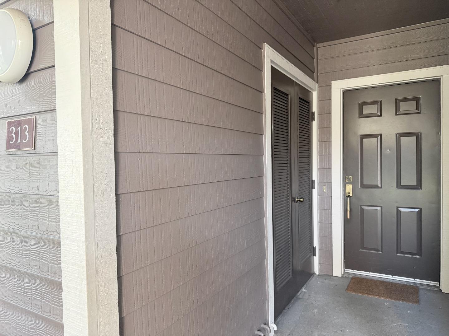 Detail Gallery Image 5 of 27 For 313 Crescent Ct, Brisbane,  CA 94005 - 2 Beds | 2 Baths