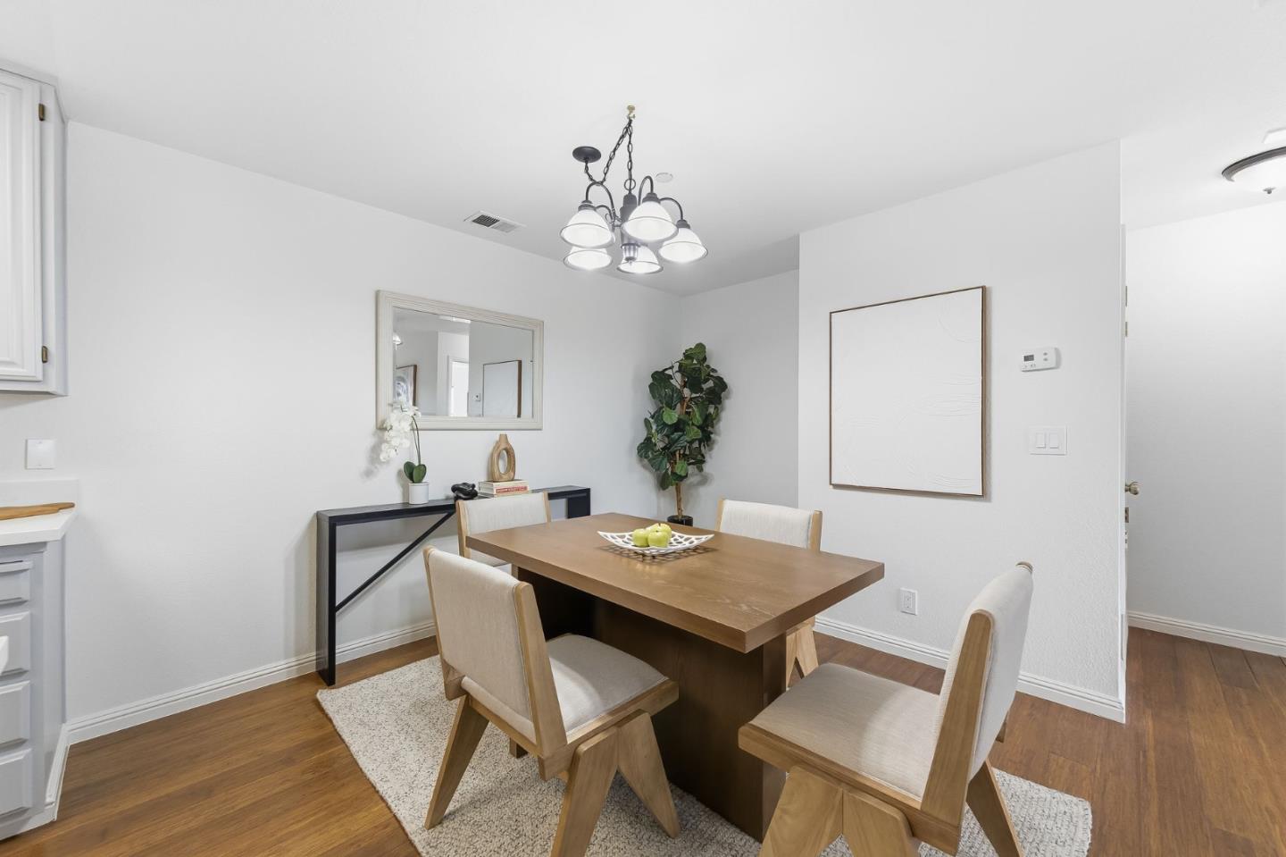 Detail Gallery Image 11 of 35 For 112 Madison Ave #109,  San Mateo,  CA 94402 - 2 Beds | 2 Baths