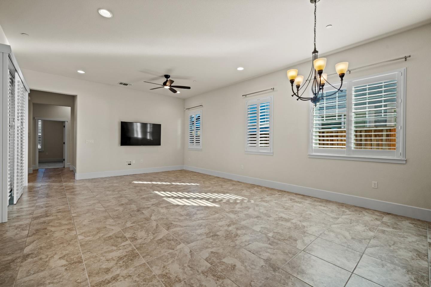 Detail Gallery Image 12 of 33 For 13102 Chamberlain Ave, Marina,  CA 93933 - 3 Beds | 2 Baths