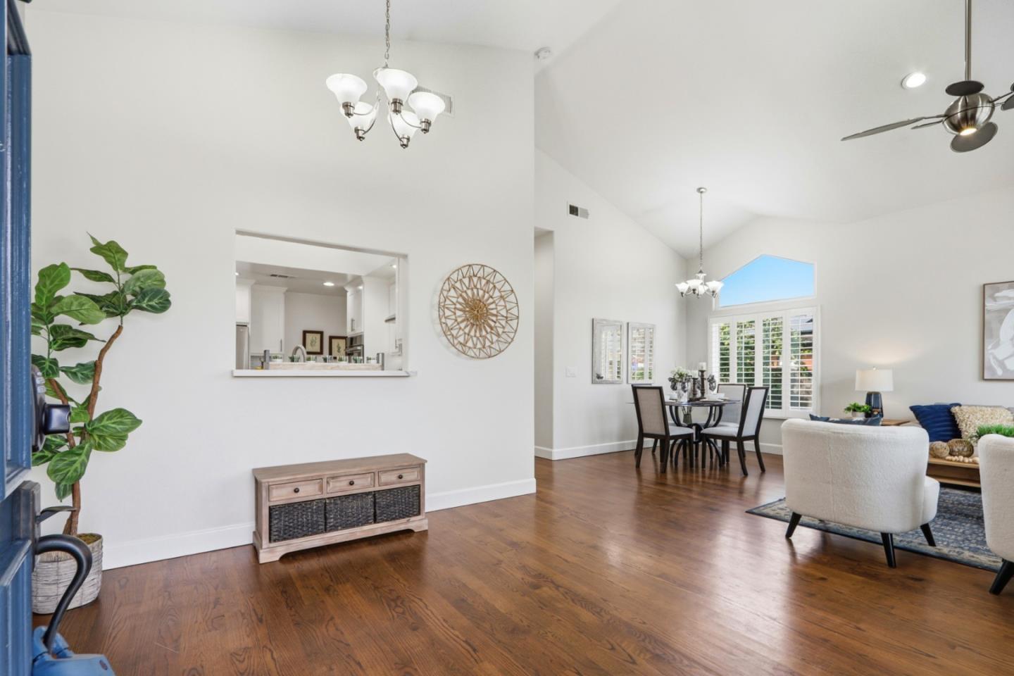 Detail Gallery Image 3 of 43 For 215 Silvera St, Milpitas,  CA 95035 - 3 Beds | 2 Baths