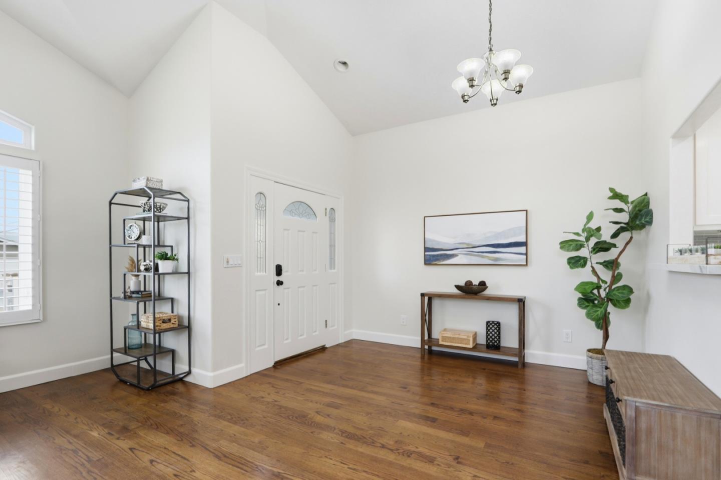 Detail Gallery Image 5 of 43 For 215 Silvera St, Milpitas,  CA 95035 - 3 Beds | 2 Baths