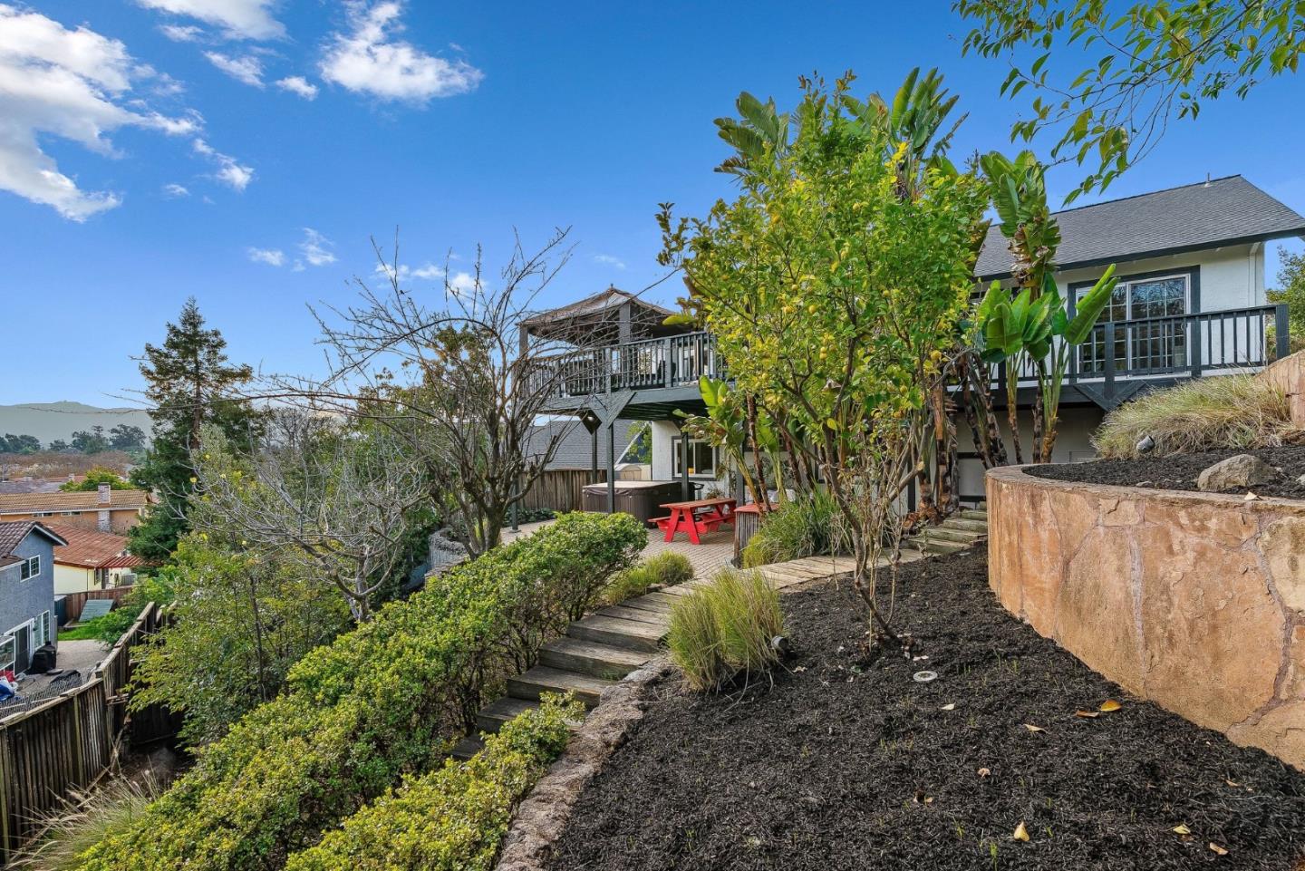 Detail Gallery Image 15 of 42 For 156 Knightshaven Way, San Jose,  CA 95111 - 4 Beds | 3 Baths