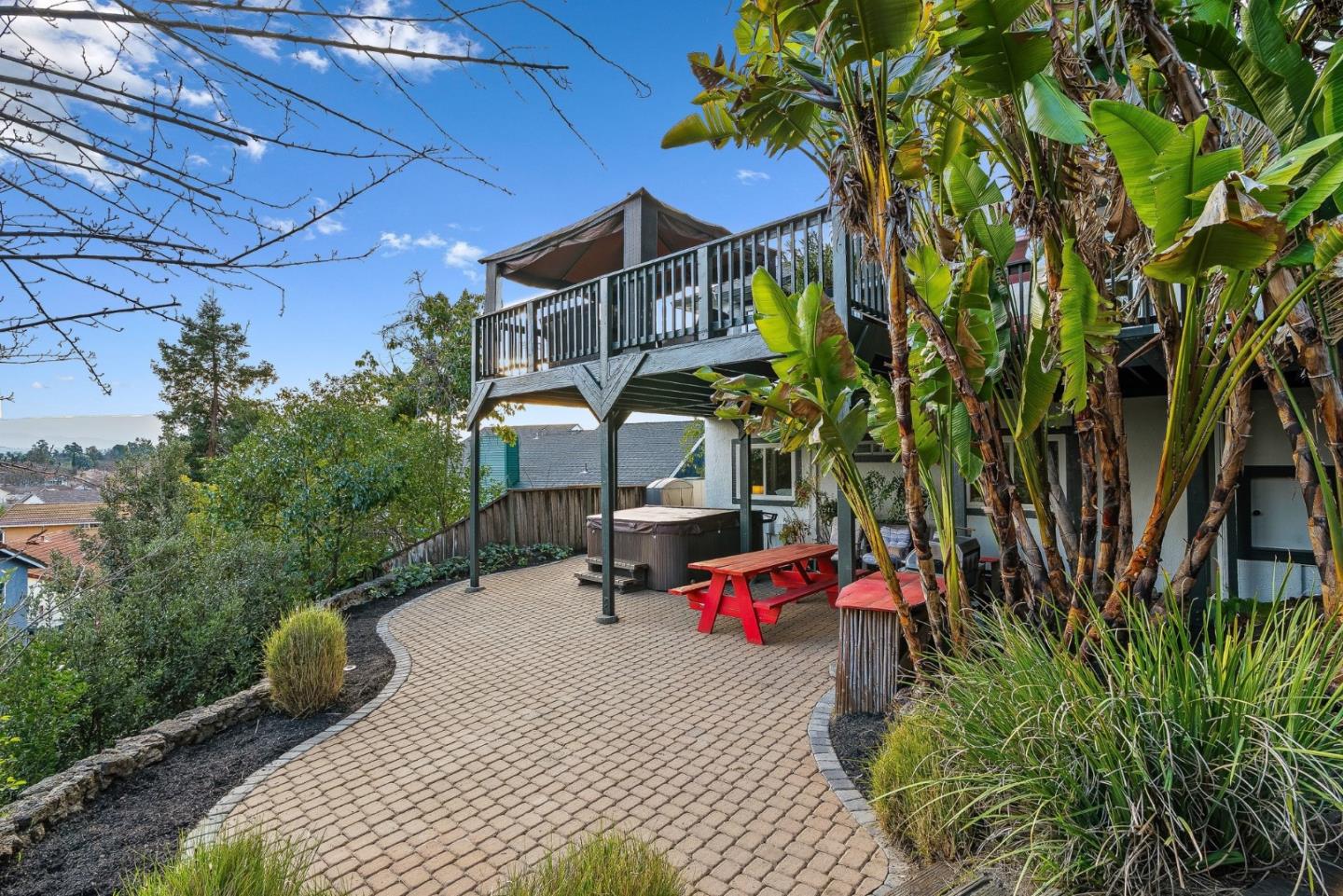 Detail Gallery Image 16 of 42 For 156 Knightshaven Way, San Jose,  CA 95111 - 4 Beds | 3 Baths