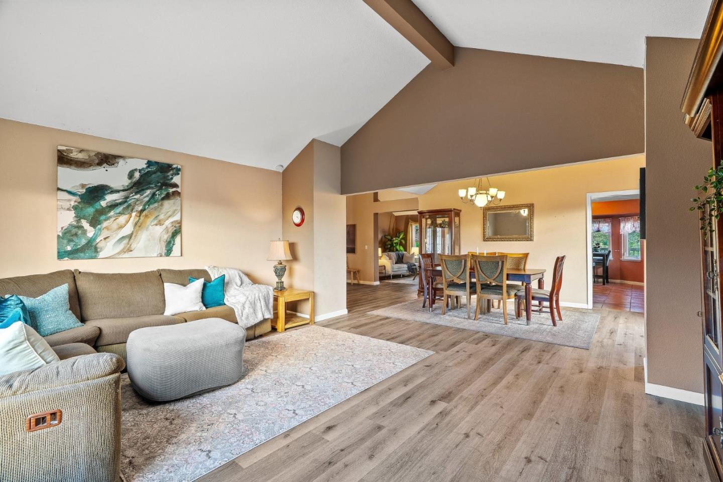 Detail Gallery Image 23 of 42 For 156 Knightshaven Way, San Jose,  CA 95111 - 4 Beds | 3 Baths