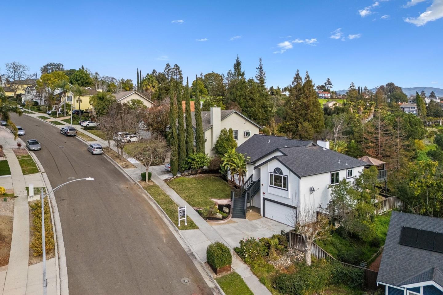 Detail Gallery Image 3 of 42 For 156 Knightshaven Way, San Jose,  CA 95111 - 4 Beds | 3 Baths