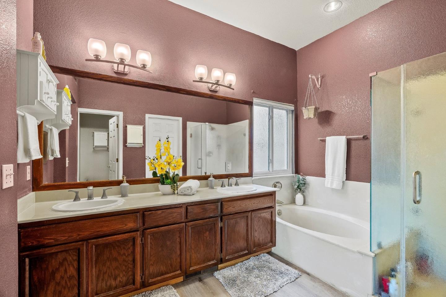 Detail Gallery Image 34 of 42 For 156 Knightshaven Way, San Jose,  CA 95111 - 4 Beds | 3 Baths