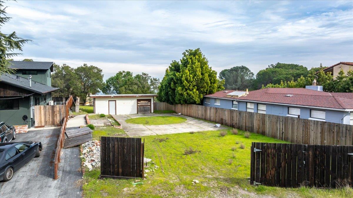 Detail Gallery Image 13 of 15 For 3699 Oak Knoll Dr, Redwood City,  CA 94062 - – Beds | – Baths