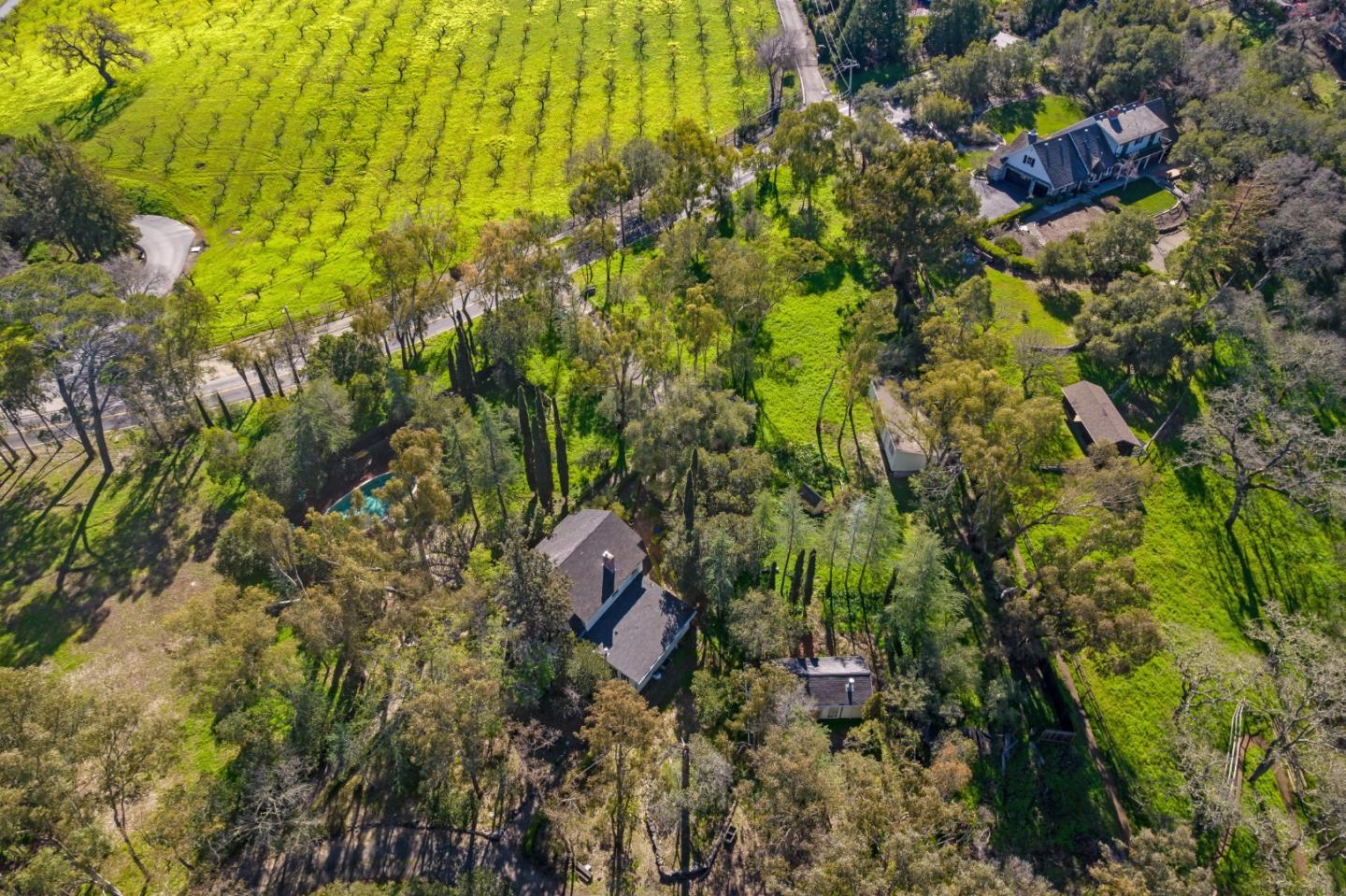 Detail Gallery Image 8 of 13 For 26737 Taaffe Rd, Los Altos Hills,  CA 94022 - – Beds | – Baths