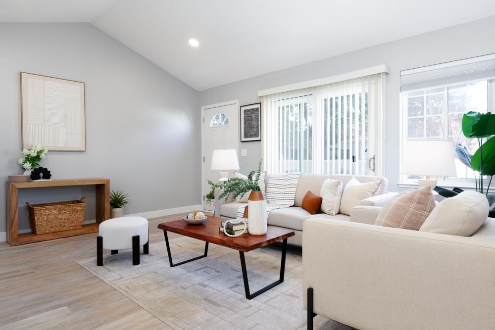 Front Image Thumbnail for ML82032385