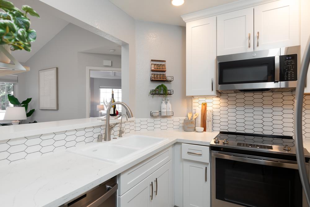 Detail Gallery Image 4 of 22 For 744 Northrup St #542,  San Jose,  CA 95126 - 1 Beds | 1 Baths