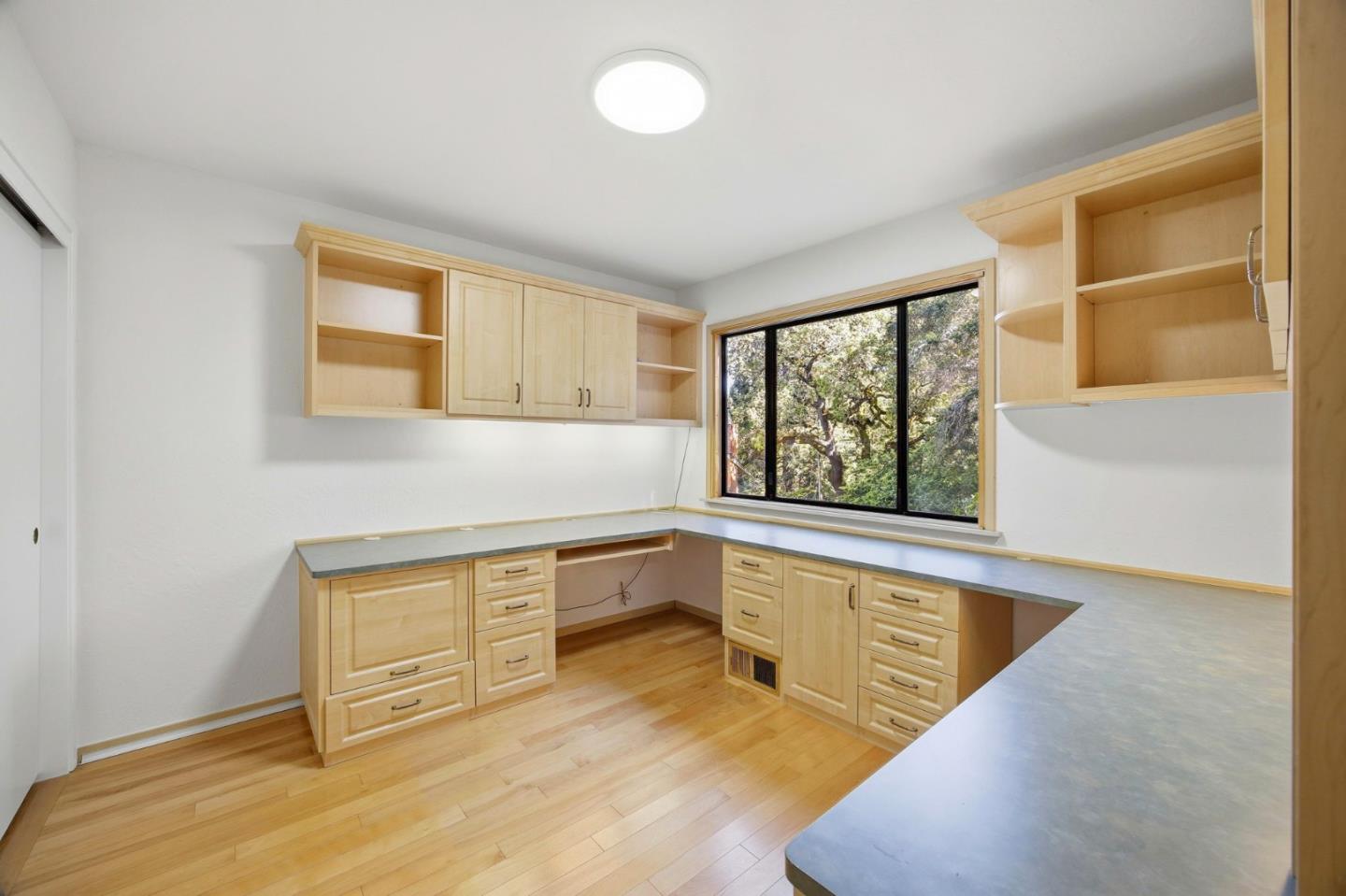 Detail Gallery Image 19 of 36 For 135 Dolton Ave, San Carlos,  CA 94070 - 4 Beds | 4 Baths