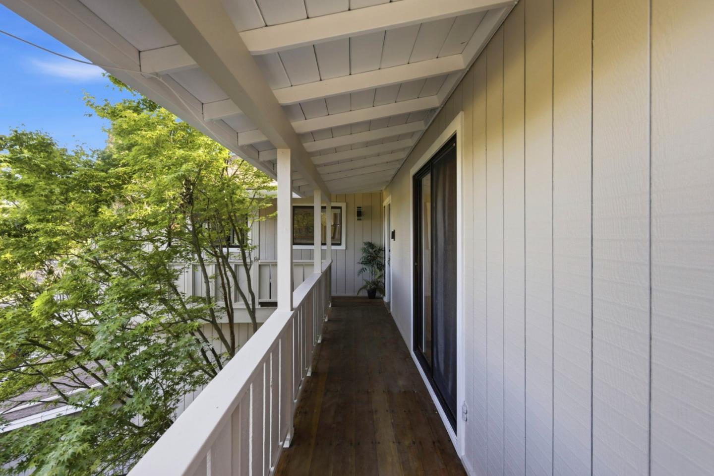 Detail Gallery Image 2 of 36 For 135 Dolton Ave, San Carlos,  CA 94070 - 4 Beds | 4 Baths