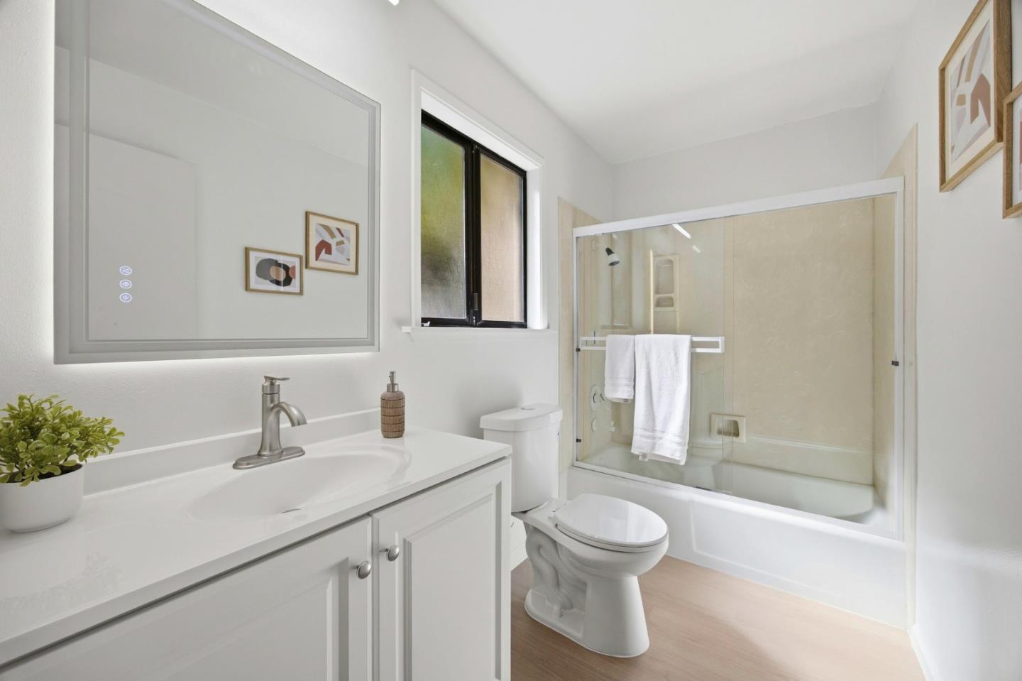 Detail Gallery Image 22 of 36 For 135 Dolton Ave, San Carlos,  CA 94070 - 4 Beds | 4 Baths