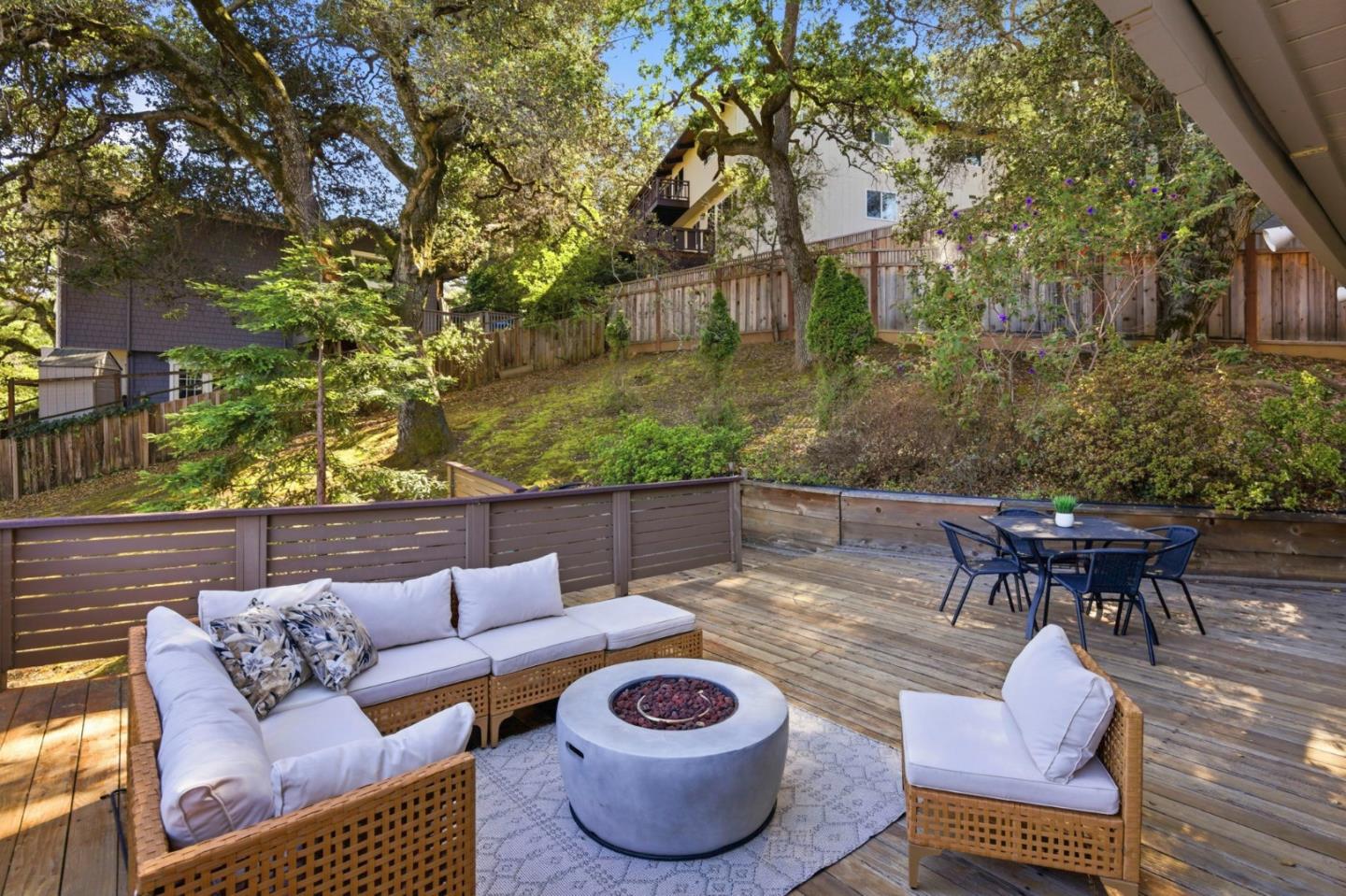 Detail Gallery Image 29 of 36 For 135 Dolton Ave, San Carlos,  CA 94070 - 4 Beds | 4 Baths