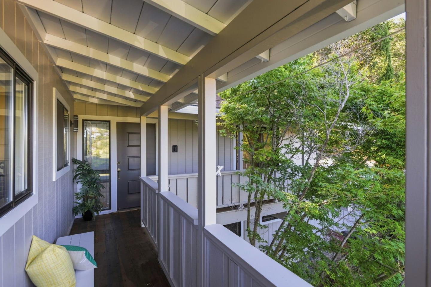 Detail Gallery Image 3 of 36 For 135 Dolton Ave, San Carlos,  CA 94070 - 4 Beds | 4 Baths