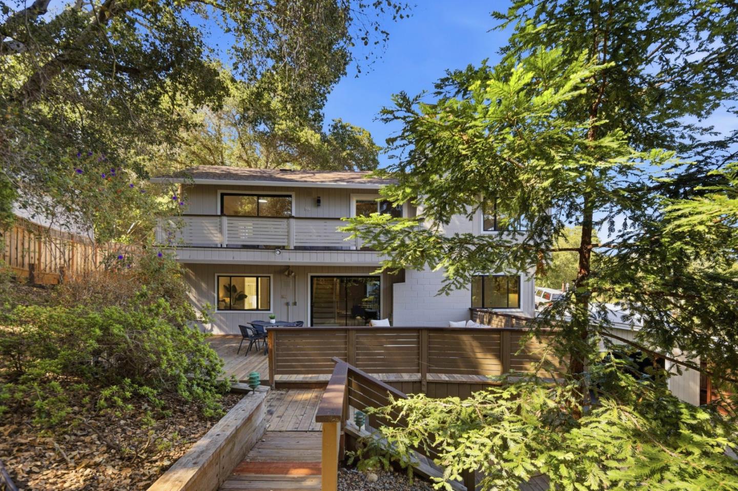 Detail Gallery Image 31 of 36 For 135 Dolton Ave, San Carlos,  CA 94070 - 4 Beds | 4 Baths