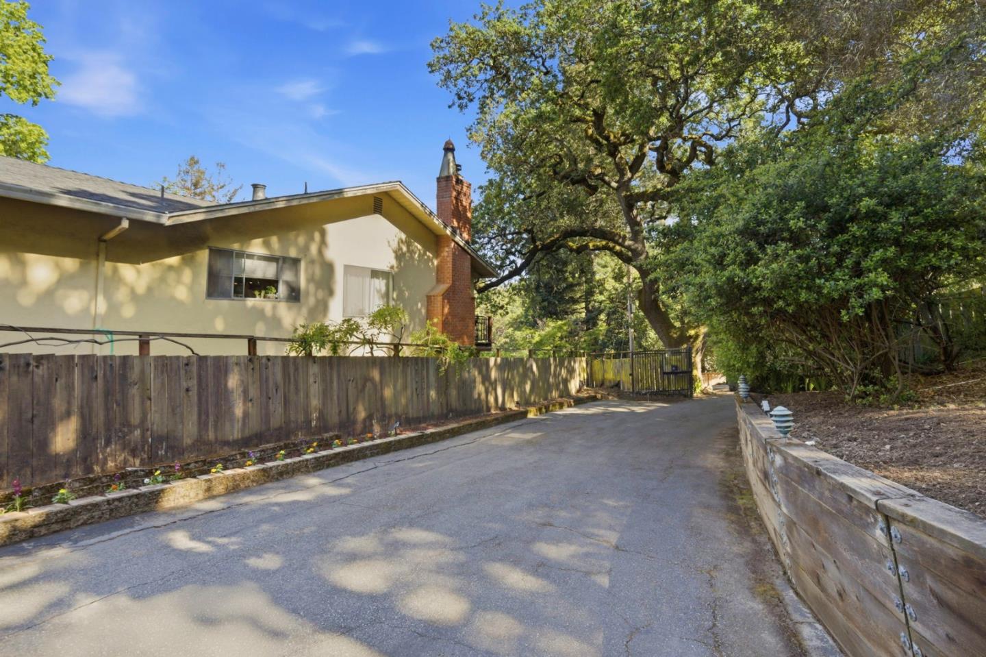 Detail Gallery Image 35 of 36 For 135 Dolton Ave, San Carlos,  CA 94070 - 4 Beds | 4 Baths