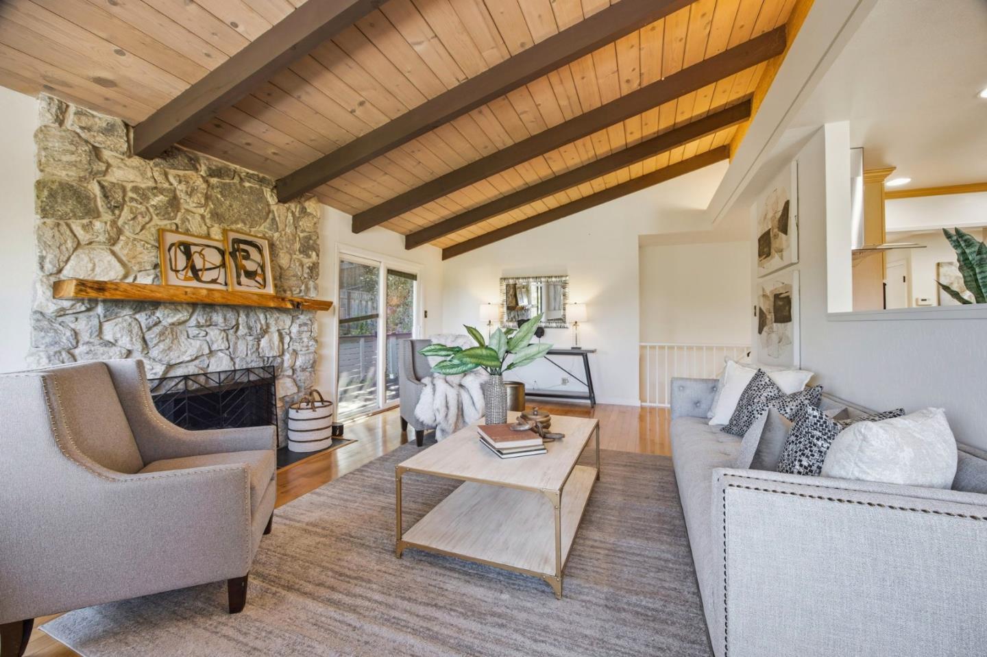 Detail Gallery Image 5 of 36 For 135 Dolton Ave, San Carlos,  CA 94070 - 4 Beds | 4 Baths