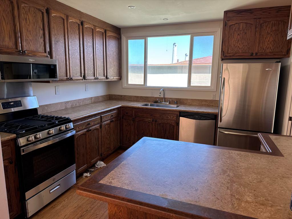 Detail Gallery Image 3 of 16 For 36 Lake Meadow Dr #36,  Daly City,  CA 94015 - 3 Beds | 2 Baths