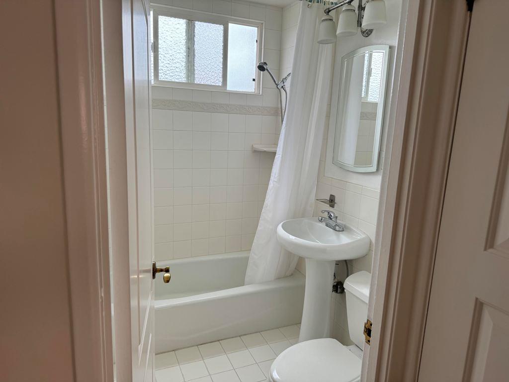 Detail Gallery Image 9 of 16 For 36 Lake Meadow Dr #36,  Daly City,  CA 94015 - 3 Beds | 2 Baths