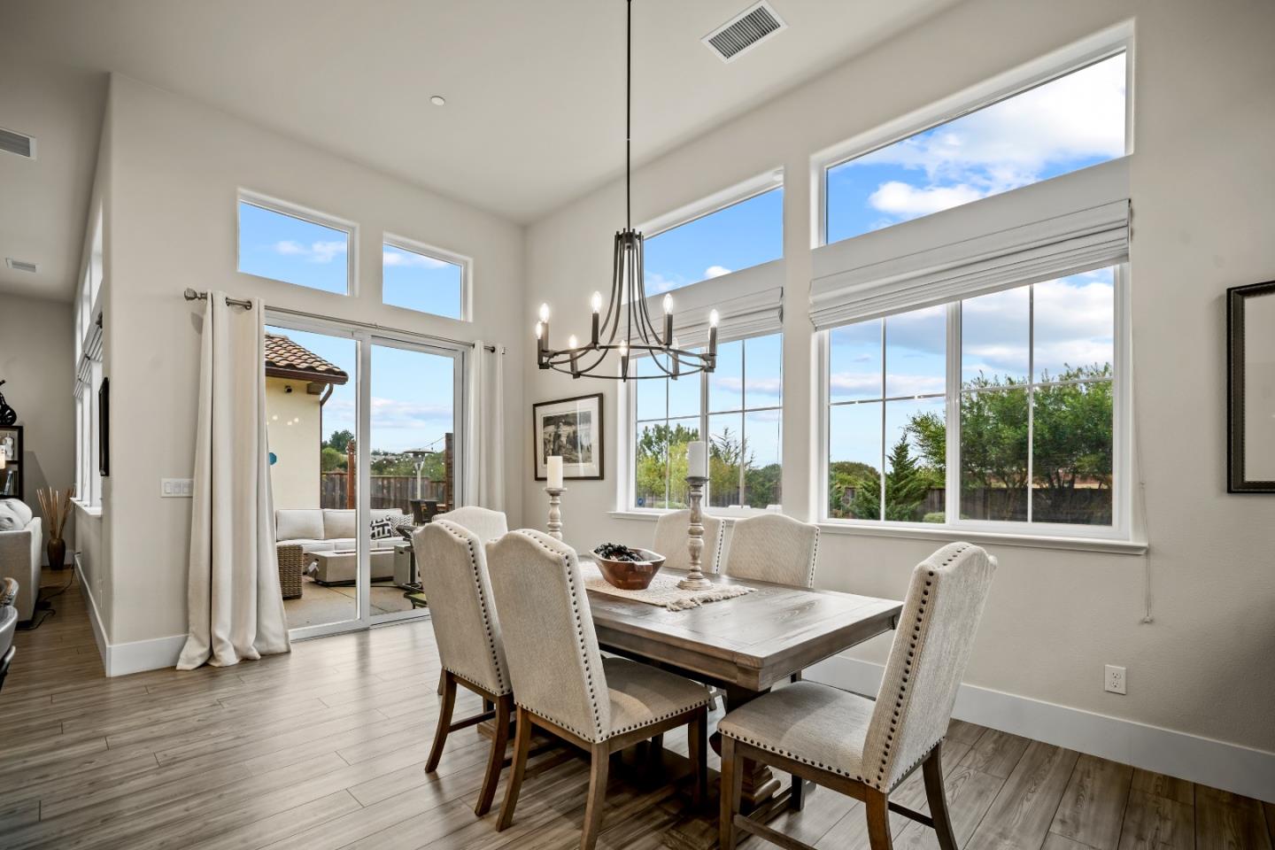 Detail Gallery Image 13 of 34 For 3019 Bluffs Dr, Marina,  CA 93933 - 4 Beds | 2/1 Baths