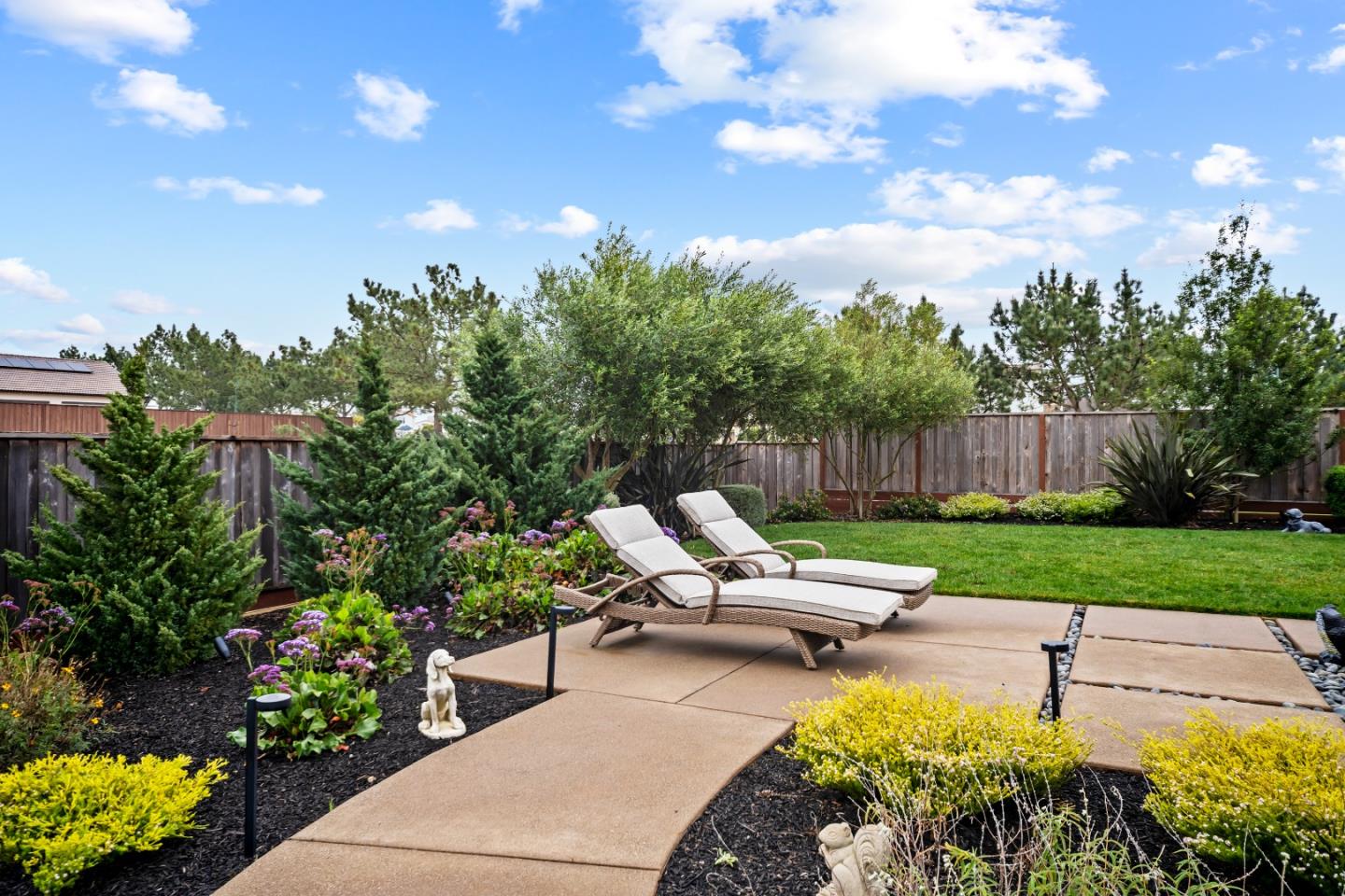 Detail Gallery Image 17 of 34 For 3019 Bluffs Dr, Marina,  CA 93933 - 4 Beds | 2/1 Baths