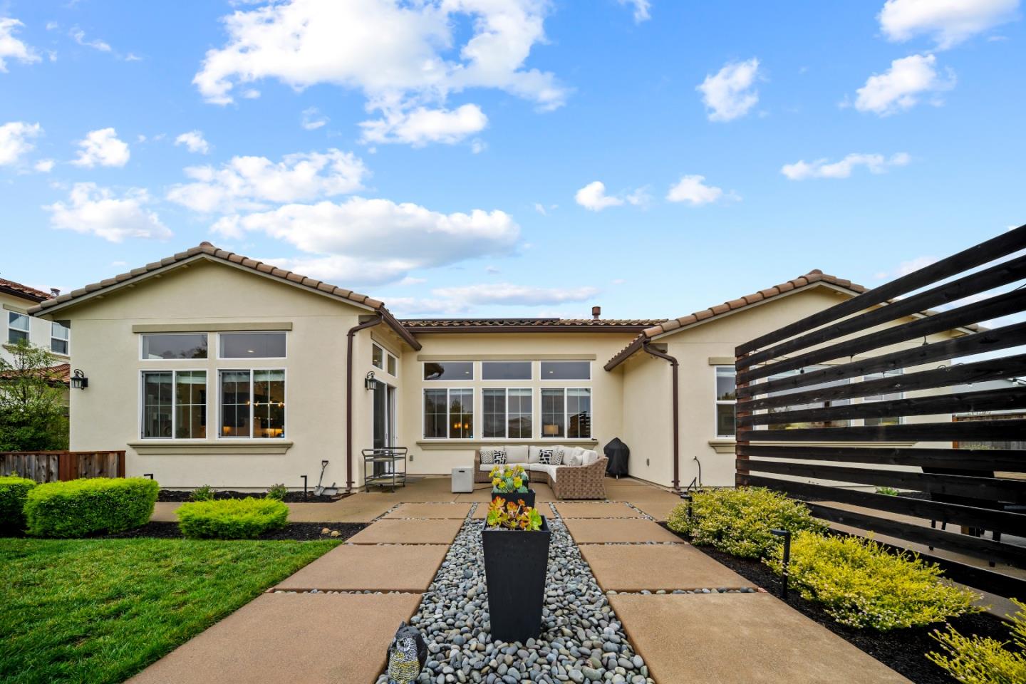 Detail Gallery Image 18 of 34 For 3019 Bluffs Dr, Marina,  CA 93933 - 4 Beds | 2/1 Baths