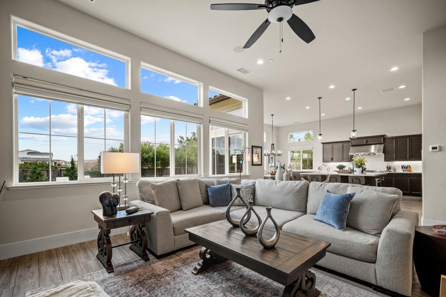 Detail Gallery Image 7 of 34 For 3019 Bluffs Dr, Marina,  CA 93933 - 4 Beds | 2/1 Baths