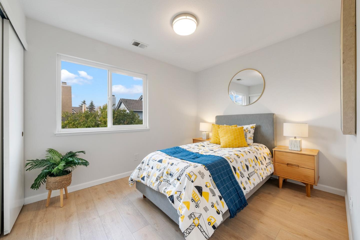 Detail Gallery Image 14 of 28 For 357 Sunnyslope Dr, Fremont,  CA 94536 - 3 Beds | 2/1 Baths