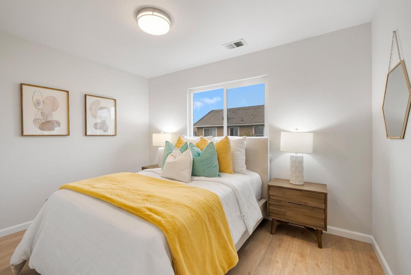 Detail Gallery Image 15 of 28 For 357 Sunnyslope Dr, Fremont,  CA 94536 - 3 Beds | 2/1 Baths