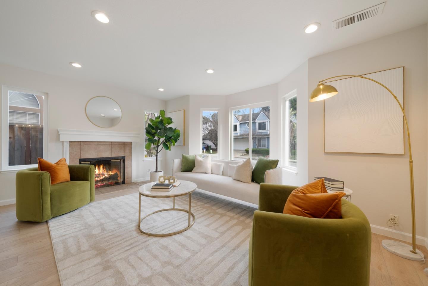 Detail Gallery Image 3 of 28 For 357 Sunnyslope Dr, Fremont,  CA 94536 - 3 Beds | 2/1 Baths