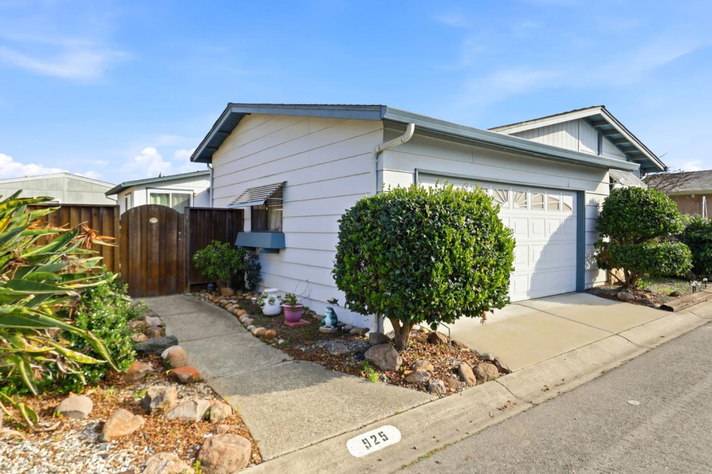 Detail Gallery Image 2 of 35 For 1225 Vienna Dr #925,  Sunnyvale,  CA 94089 - 2 Beds | 2 Baths