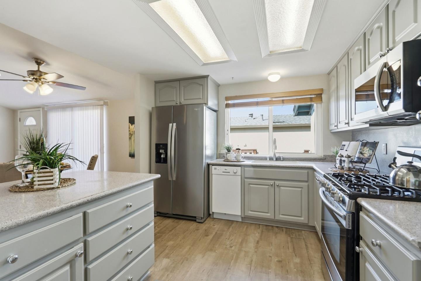 Detail Gallery Image 9 of 35 For 1225 Vienna Dr #925,  Sunnyvale,  CA 94089 - 2 Beds | 2 Baths