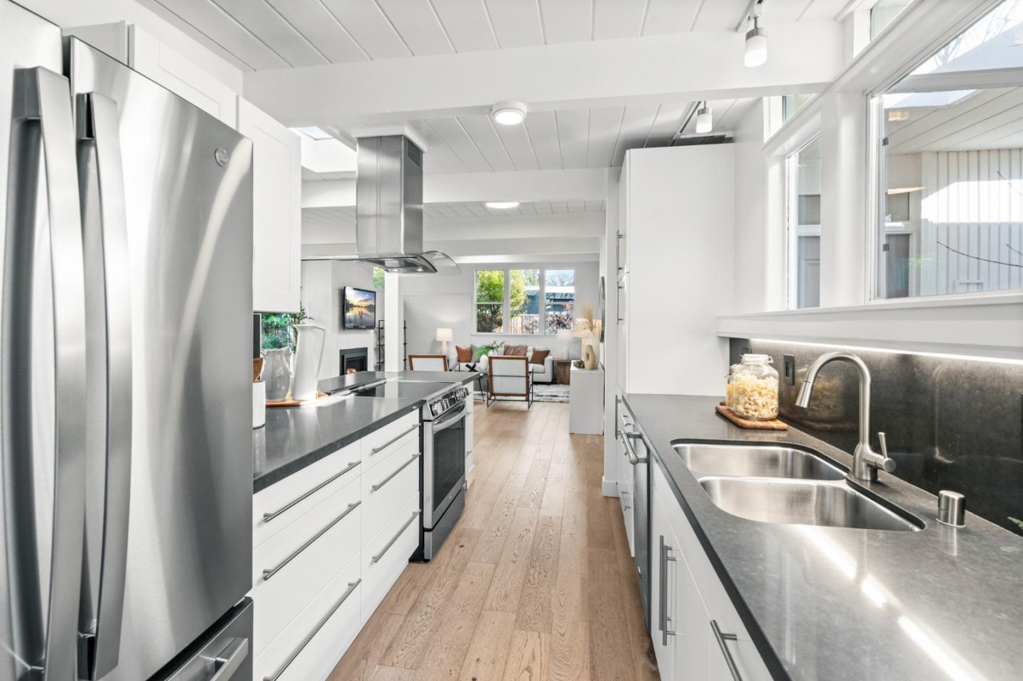 Detail Gallery Image 21 of 75 For 3773 Redwood Cir, Palo Alto,  CA 94306 - 3 Beds | 2 Baths