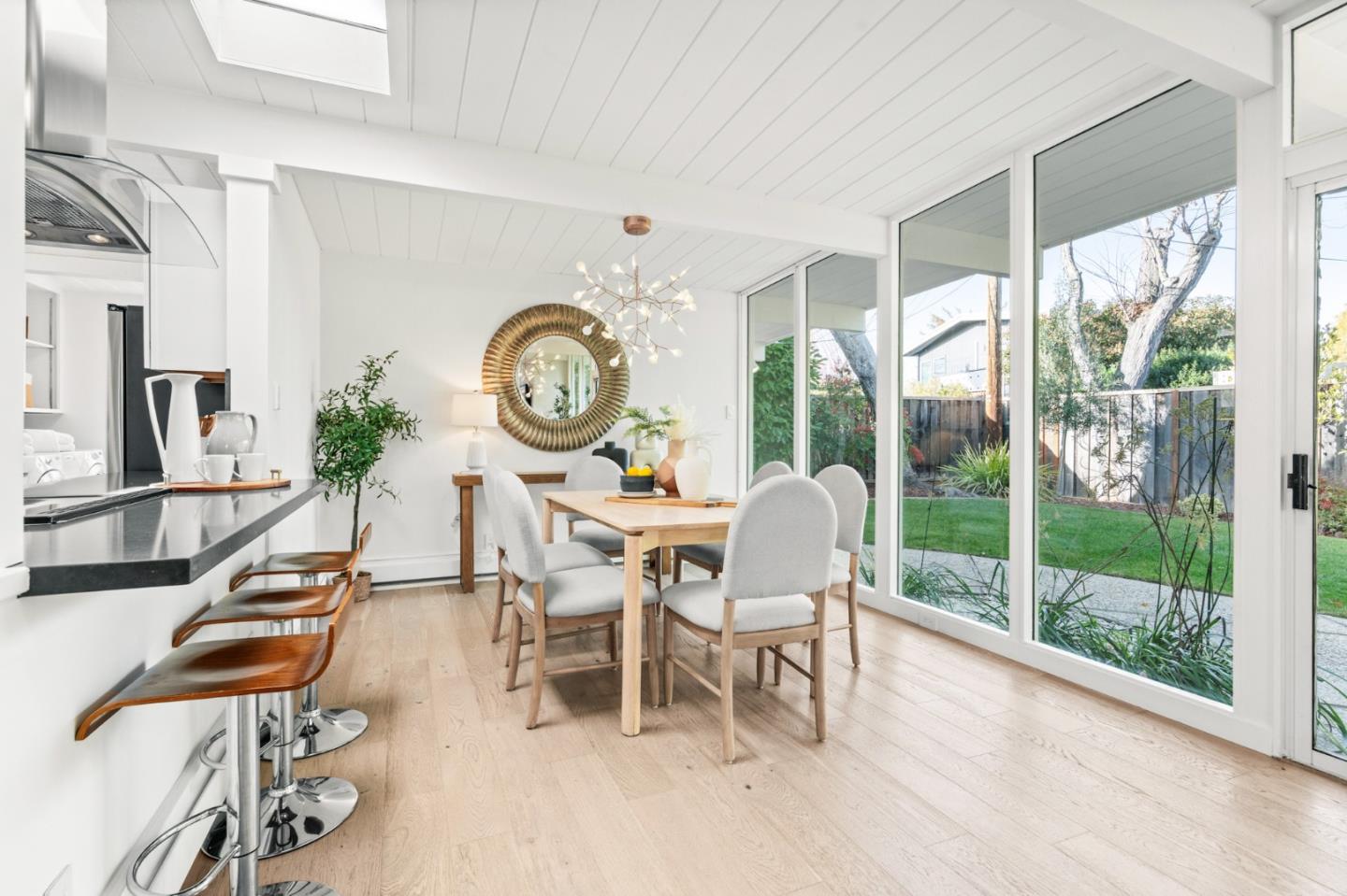 Detail Gallery Image 22 of 75 For 3773 Redwood Cir, Palo Alto,  CA 94306 - 3 Beds | 2 Baths