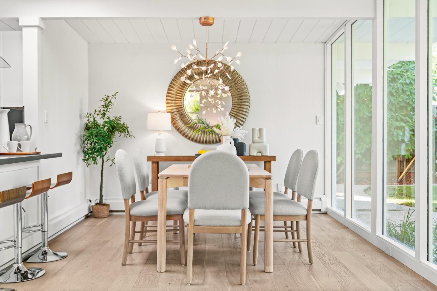 Detail Gallery Image 24 of 75 For 3773 Redwood Cir, Palo Alto,  CA 94306 - 3 Beds | 2 Baths