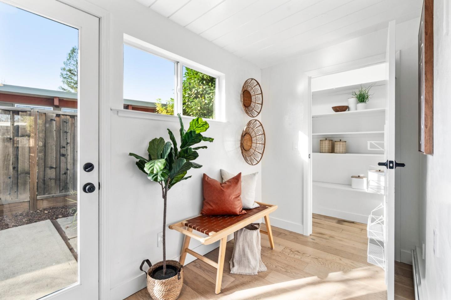 Detail Gallery Image 27 of 75 For 3773 Redwood Cir, Palo Alto,  CA 94306 - 3 Beds | 2 Baths