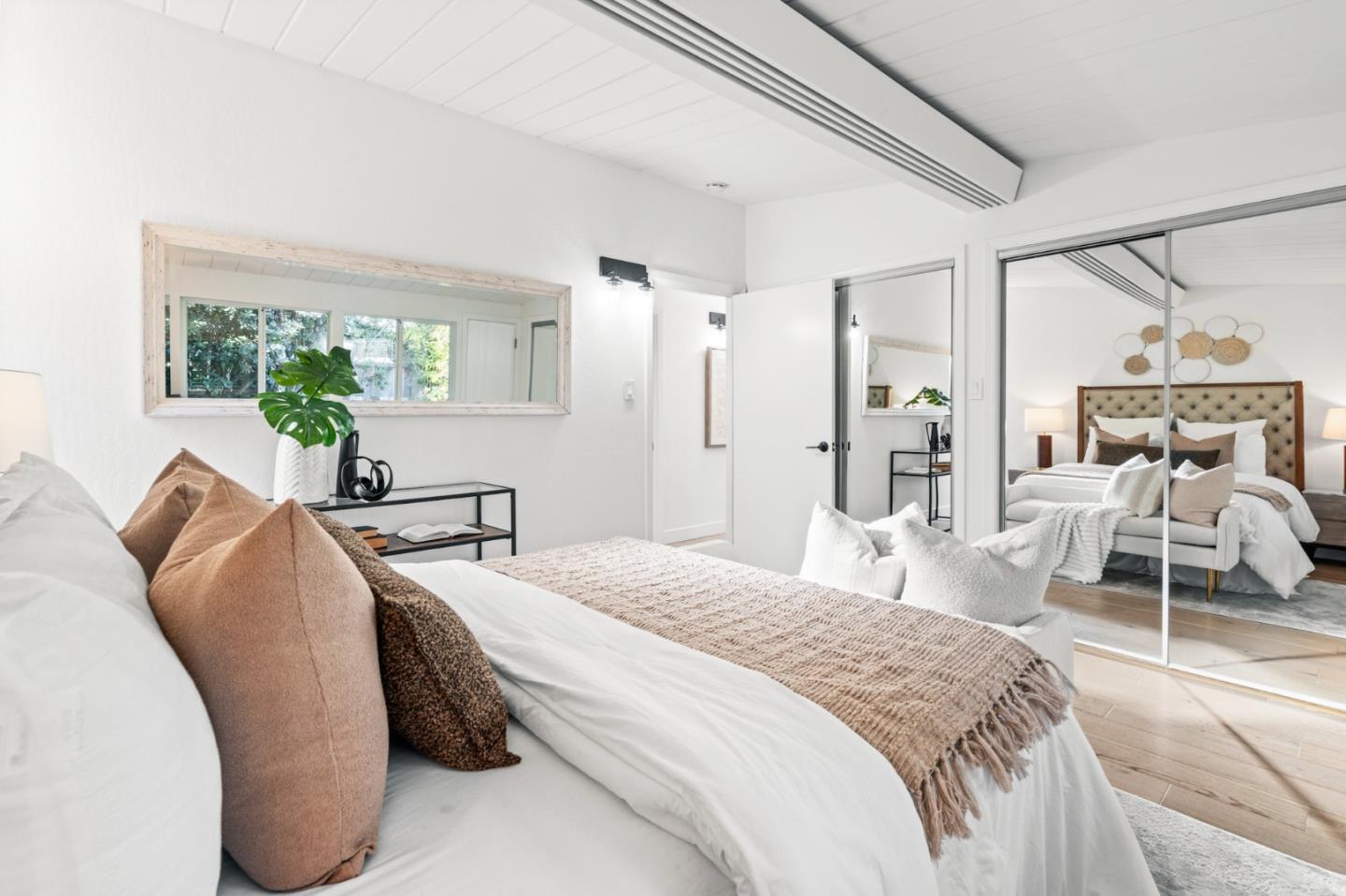 Detail Gallery Image 32 of 75 For 3773 Redwood Cir, Palo Alto,  CA 94306 - 3 Beds | 2 Baths