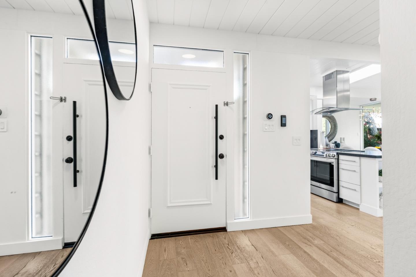 Detail Gallery Image 4 of 75 For 3773 Redwood Cir, Palo Alto,  CA 94306 - 3 Beds | 2 Baths