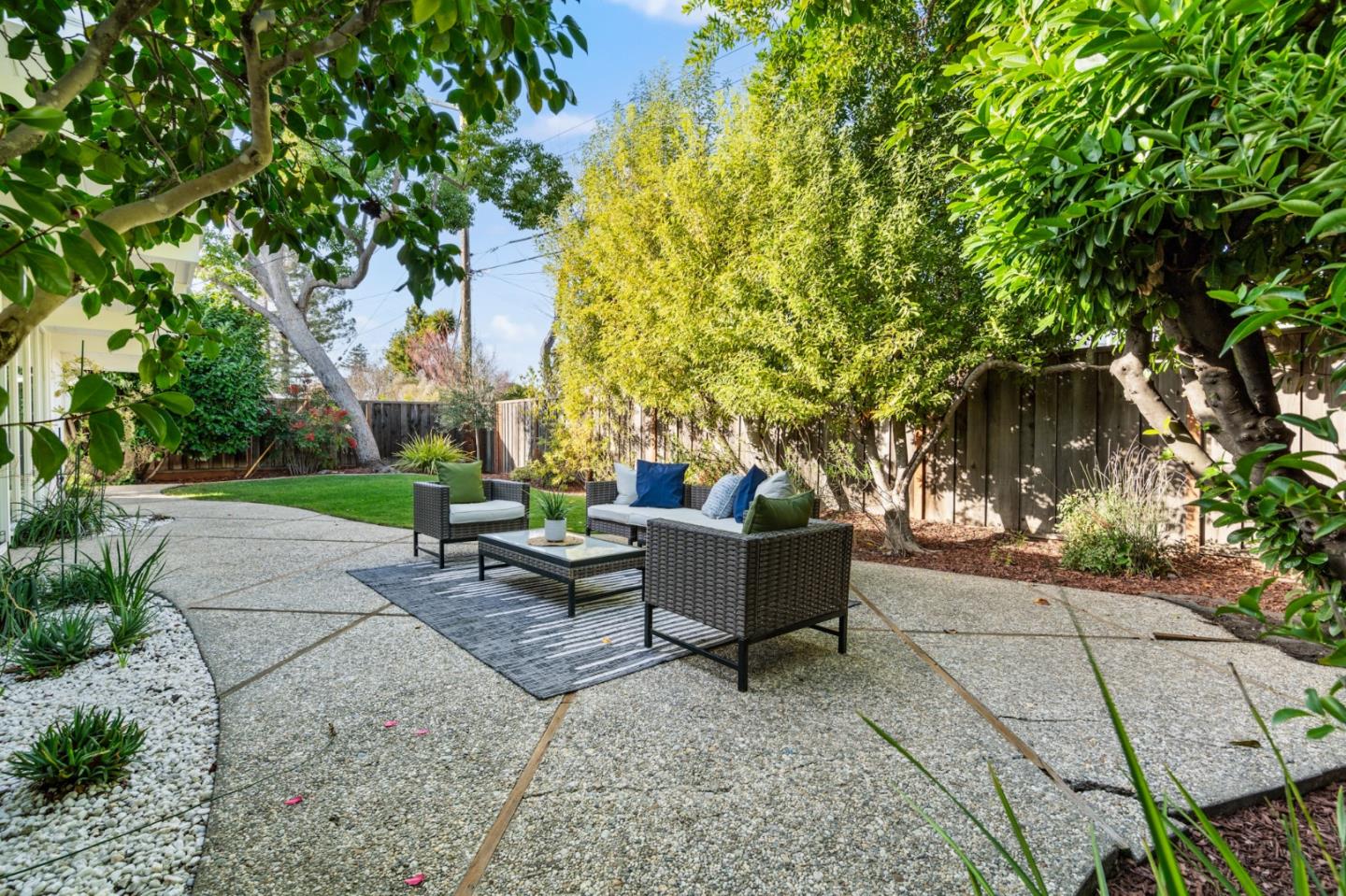 Detail Gallery Image 45 of 75 For 3773 Redwood Cir, Palo Alto,  CA 94306 - 3 Beds | 2 Baths