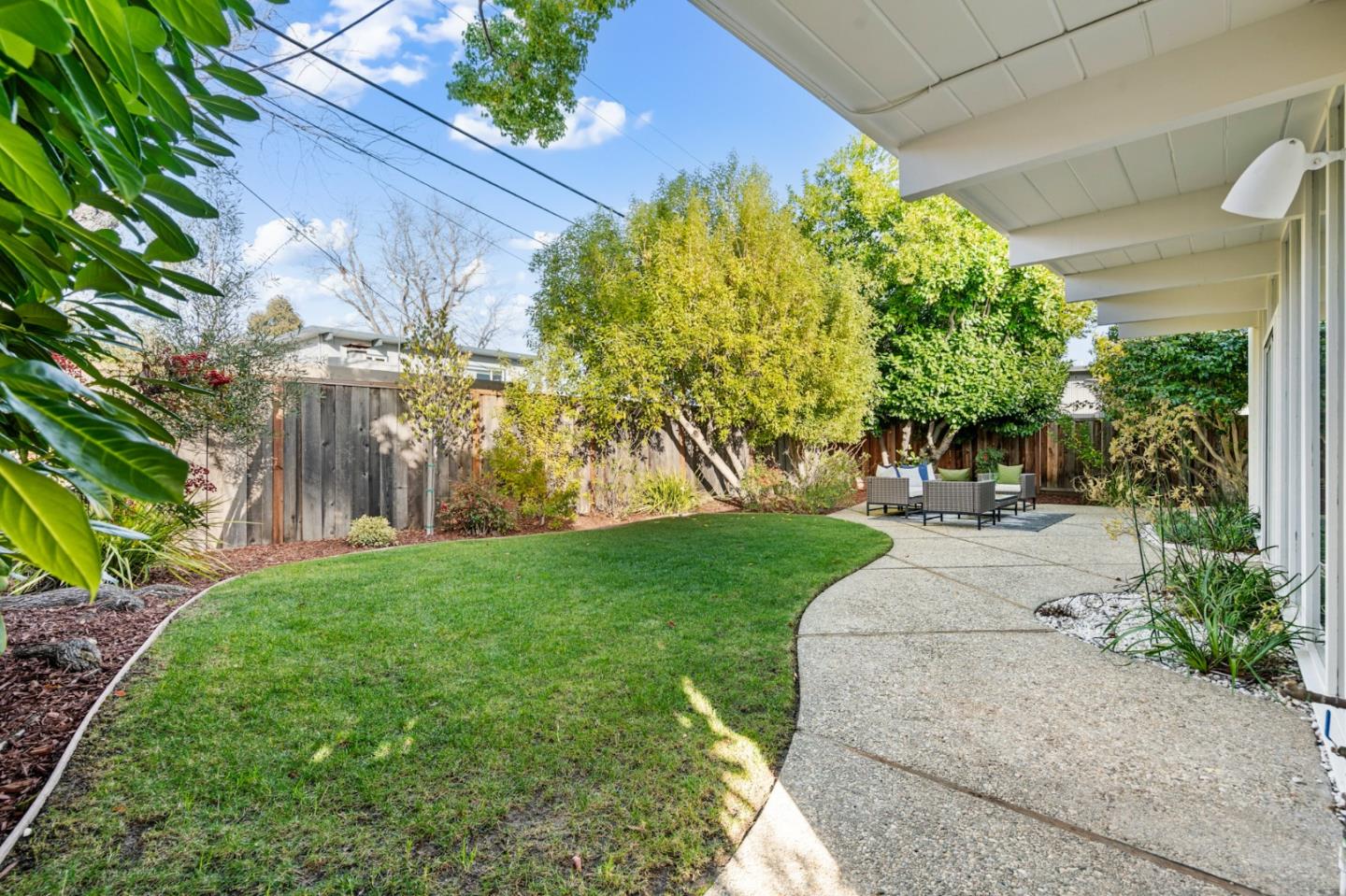 Detail Gallery Image 46 of 75 For 3773 Redwood Cir, Palo Alto,  CA 94306 - 3 Beds | 2 Baths