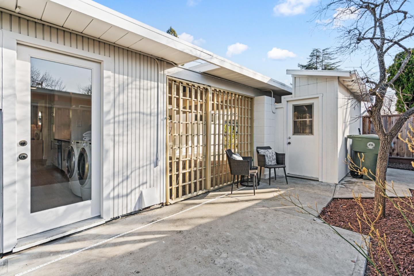 Detail Gallery Image 48 of 75 For 3773 Redwood Cir, Palo Alto,  CA 94306 - 3 Beds | 2 Baths