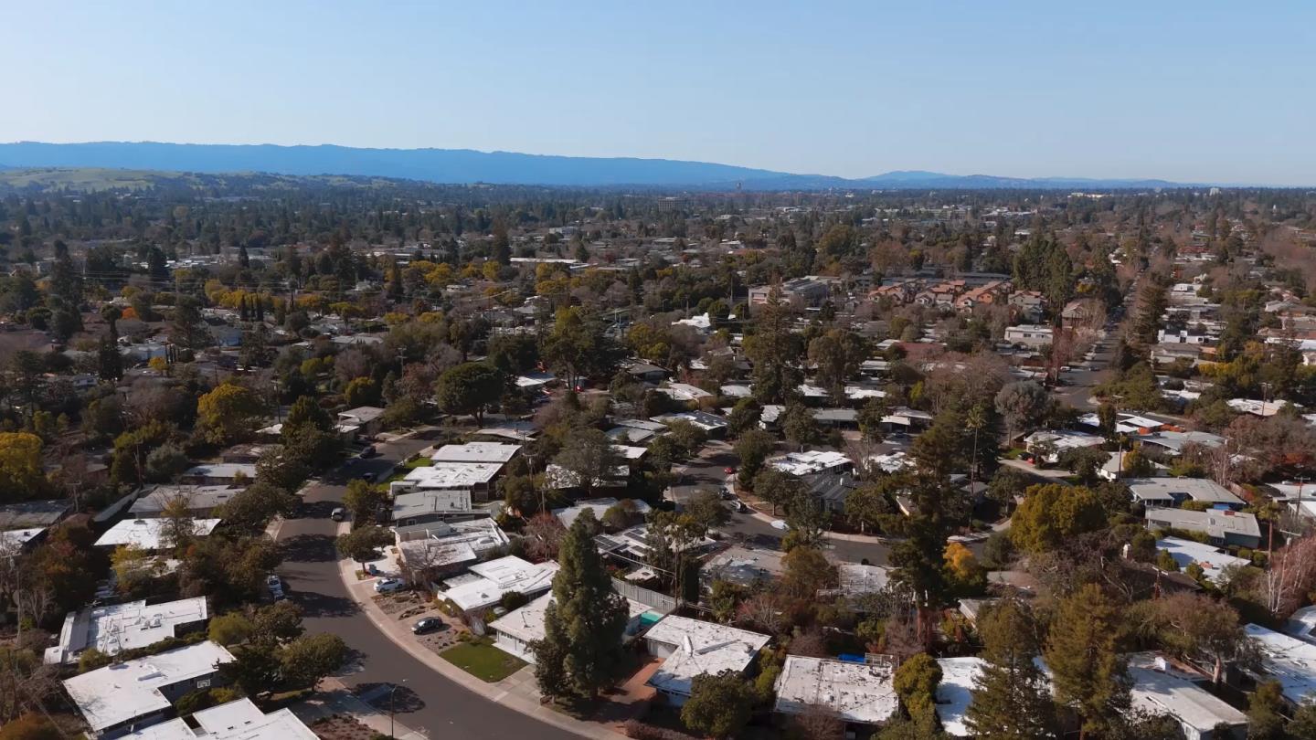 Detail Gallery Image 58 of 75 For 3773 Redwood Cir, Palo Alto,  CA 94306 - 3 Beds | 2 Baths