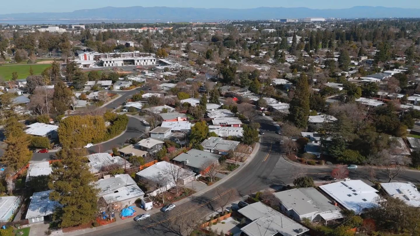 Detail Gallery Image 59 of 75 For 3773 Redwood Cir, Palo Alto,  CA 94306 - 3 Beds | 2 Baths