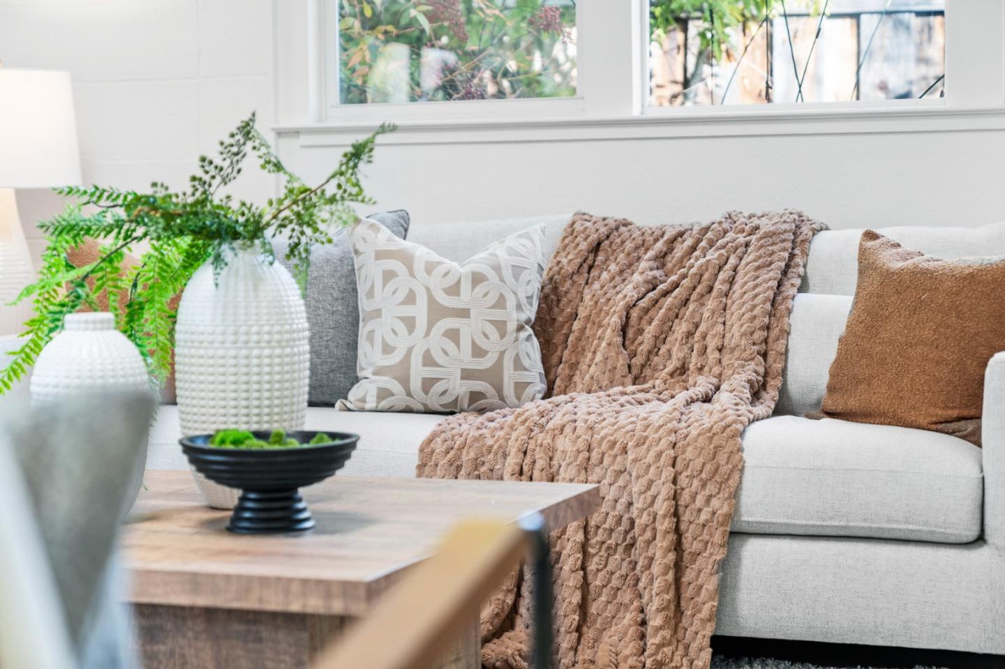 Detail Gallery Image 7 of 75 For 3773 Redwood Cir, Palo Alto,  CA 94306 - 3 Beds | 2 Baths