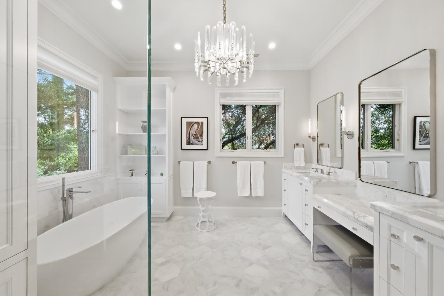 Detail Gallery Image 29 of 62 For 530 Barbara Way, Hillsborough,  CA 94010 - 4 Beds | 4/1 Baths